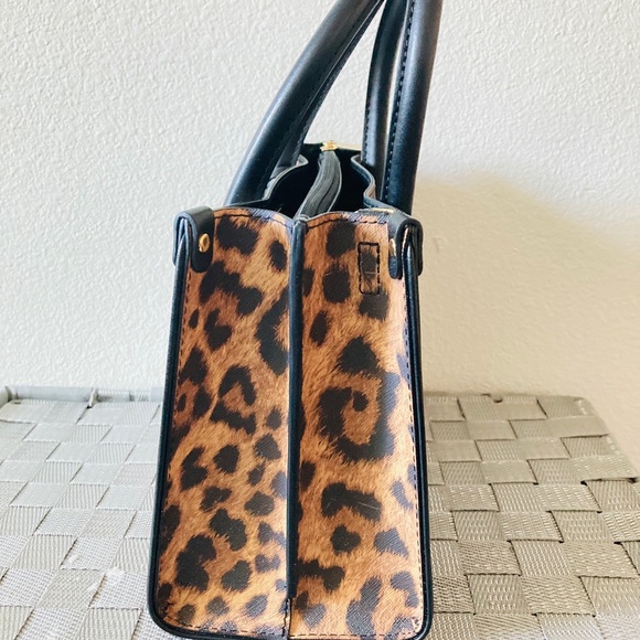 Michael Kors cheetah small satchel - Picture 4 of 8